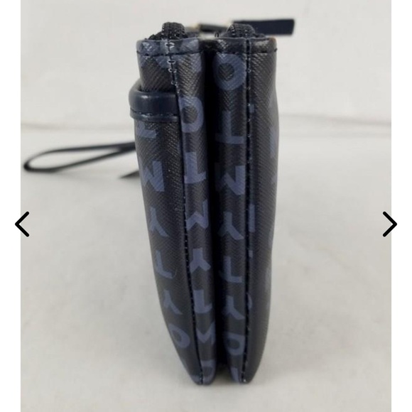 NWT Tommy Hilfiger wrist wallet/clutch - Picture 2 of 2